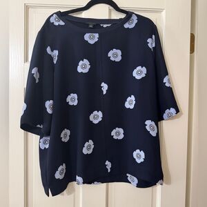 Women’s Ann Taylor Navy Floral Shirt XL